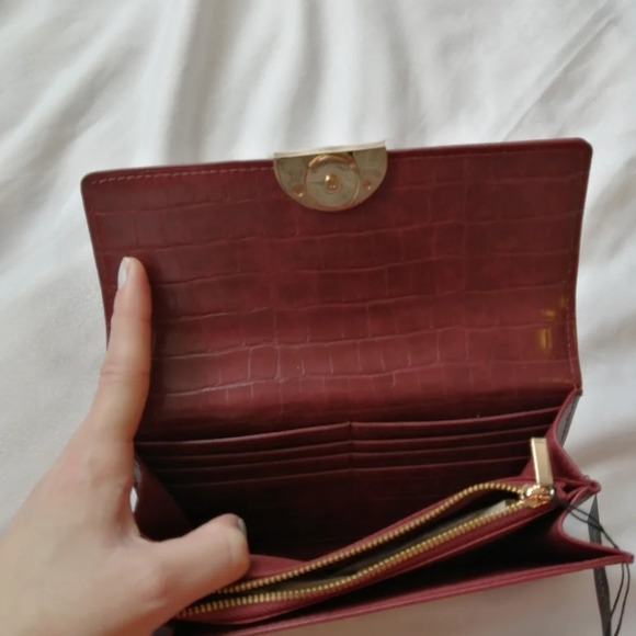 NWT Love & Lore Auburn Croc Vegan Leather Tri Fold Continental Wallet or Clutch - Picture 7 of 16